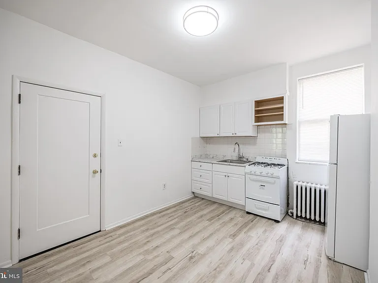 625 10th St #2F — Photo 2