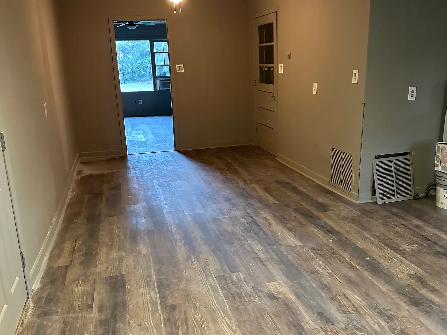 406 Ridgecrest Ct — Photo 1