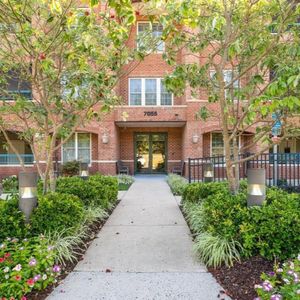 7055 Heritage Hunt Dr APT 210, Gainesville, VA, 20155