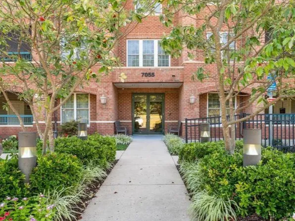 7055 Heritage Hunt Dr APT 210, Gainesville, VA 20155