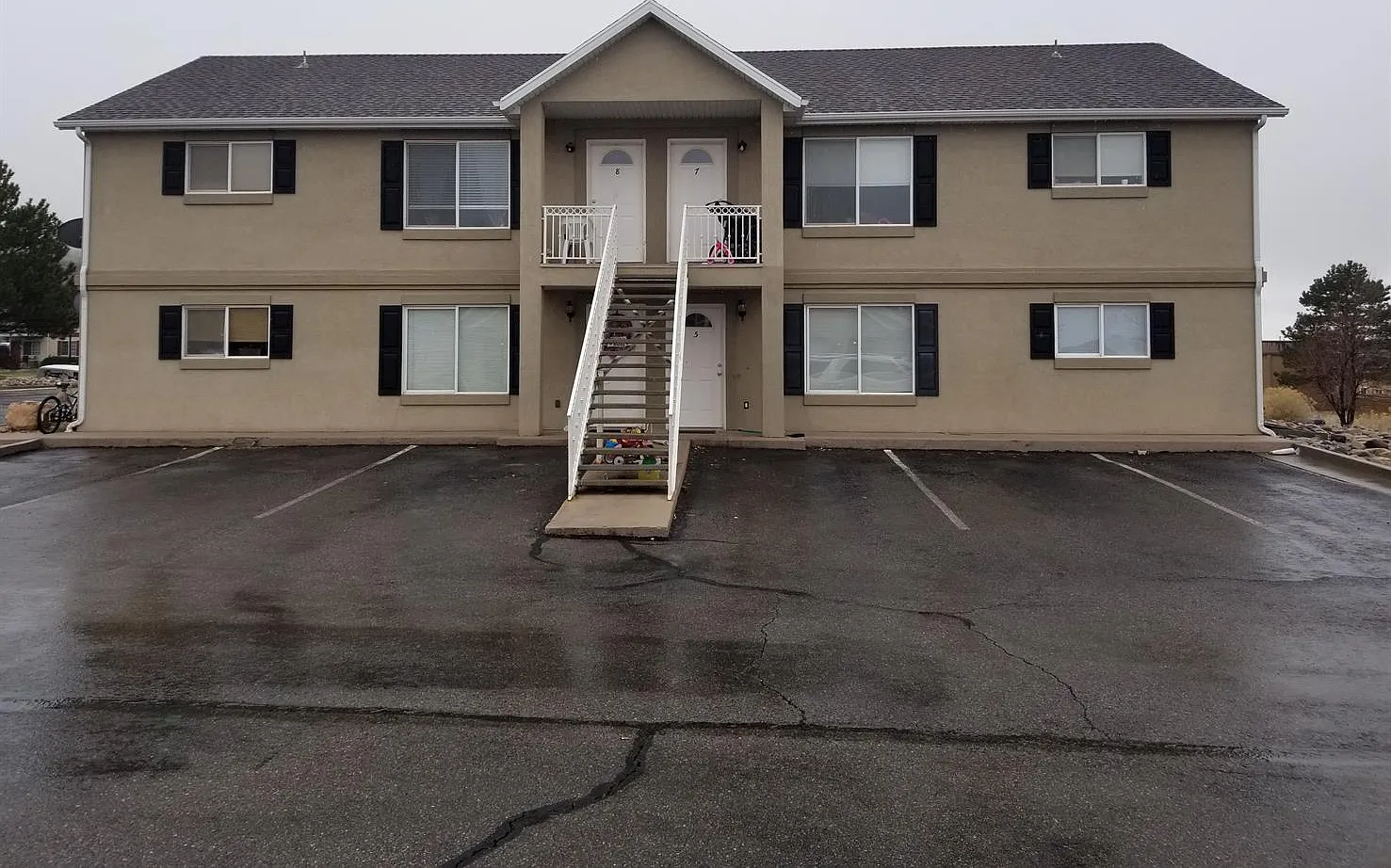 2041 N Chandler Drive — Photo 2