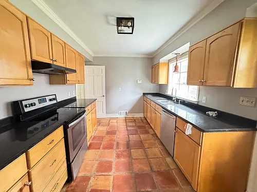 61 N Reese St — Photo 4