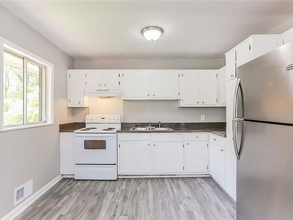 3rd image of 4133 Conley Cir
