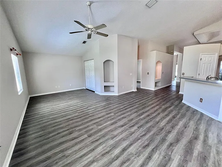 70 Wellesley Ln — Photo 18