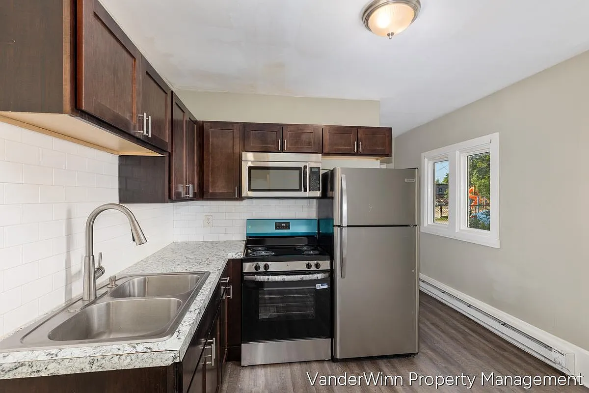 740 Kellogg St SE - Unit 2 — Photo 1