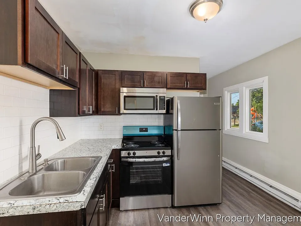 740 Kellogg St SE #2