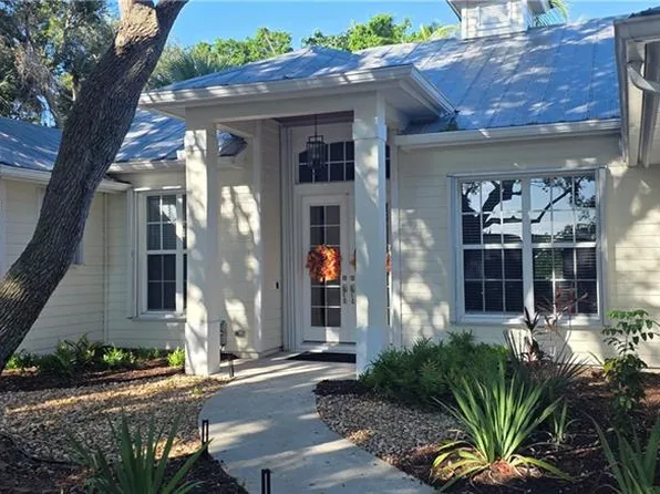 1418 NE Oak Bluff Ln, Jensen Beach, FL 34957