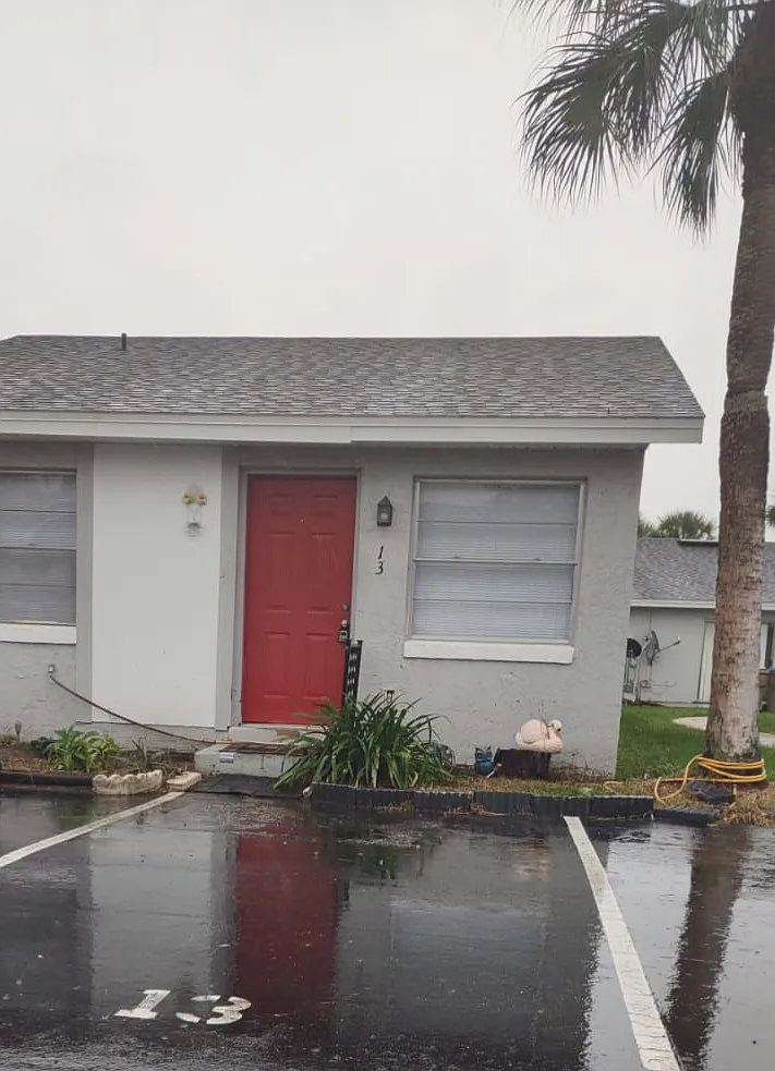 2 bed, 704 sqft, $1,400 — Photo 1