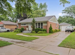 1181 Hiawatha Dr, Elgin, IL