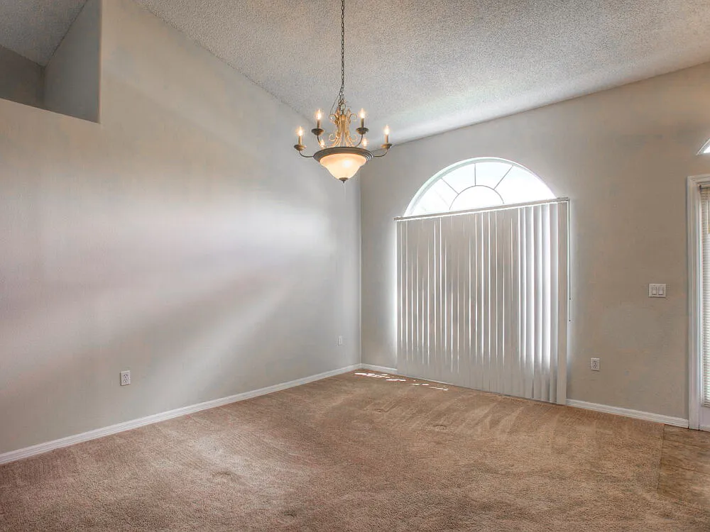 3 bed, 2.0 bath, 2034 sqft, $2,085 — Photo 2