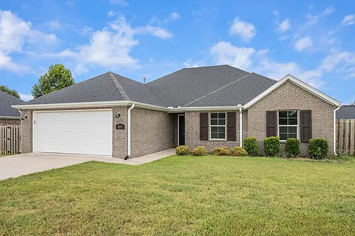499 Concho St Photo 1
