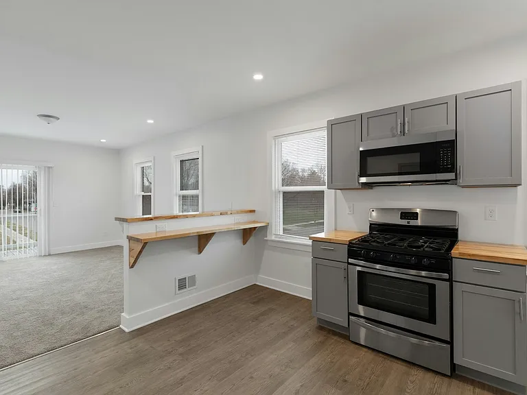 392 Philip St #2 — Photo 1