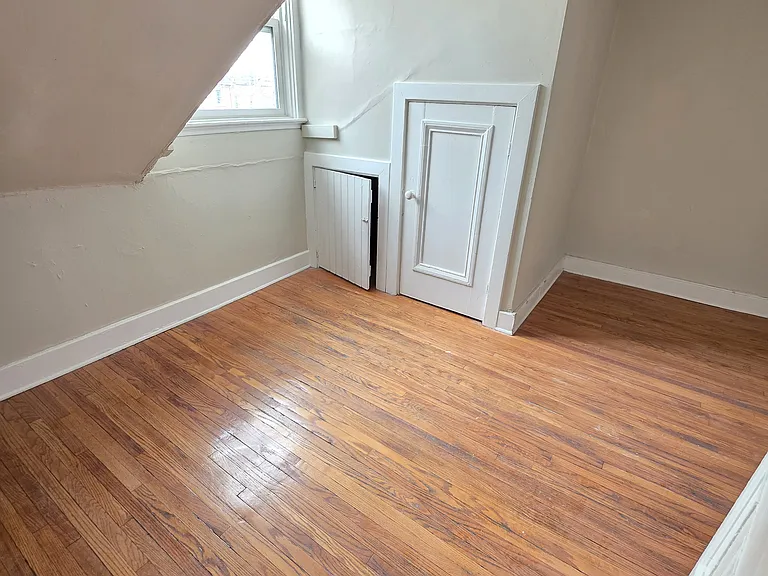 207 William St #5 — Photo 6