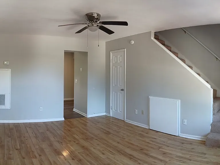 140 Doctor Cir #C — Photo 12