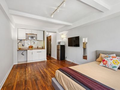 320 E 42nd St APT 602, Manhattan, NY, 10017