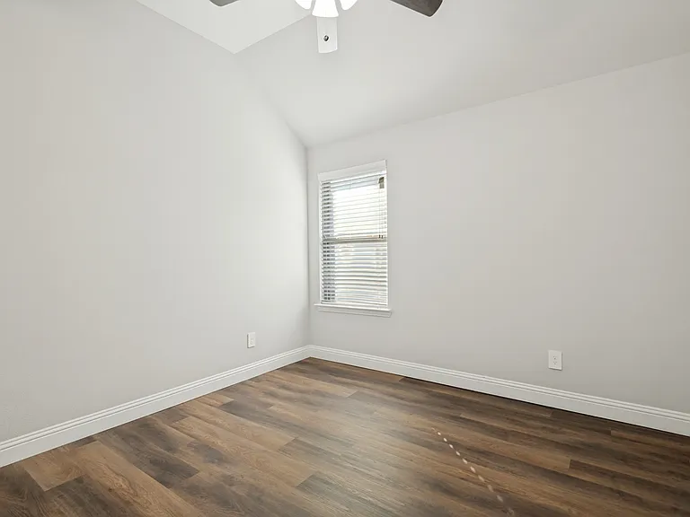 328 Van Buren Dr — Photo 6