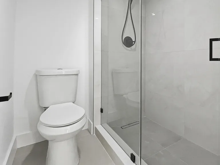 197 Lakeview Dr #202 — Photo 15