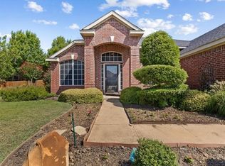 18 Watergrove Ct, Mansfield, TX 76063