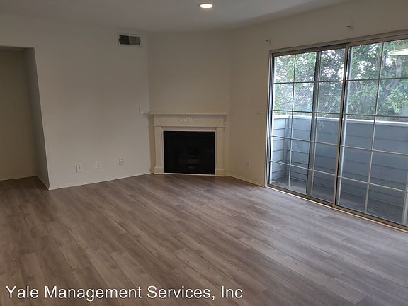 2nd image of 13444 Moorpark St APT 20