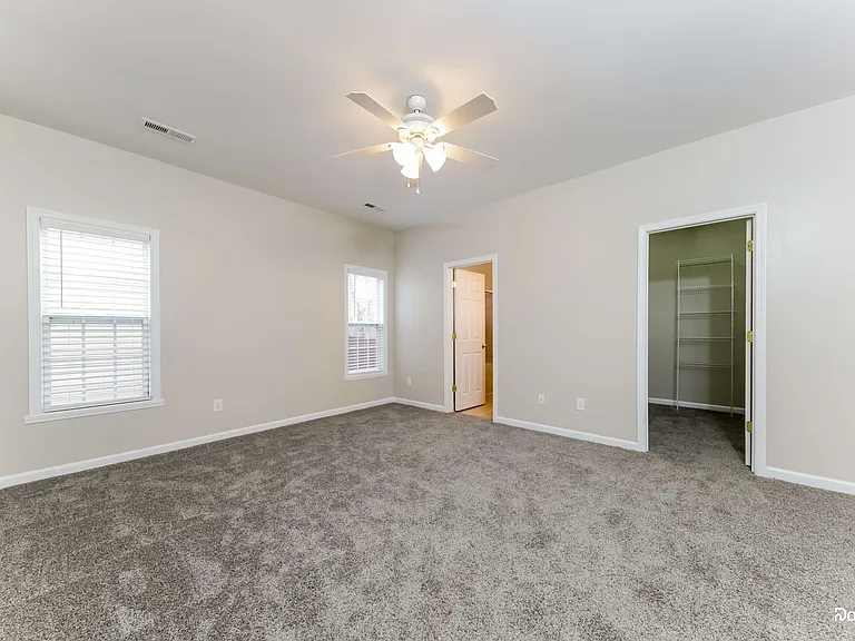 1938 Longburn Dr — Photo 11