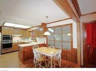 706 Gretchen Ln, Greensboro, NC 27410