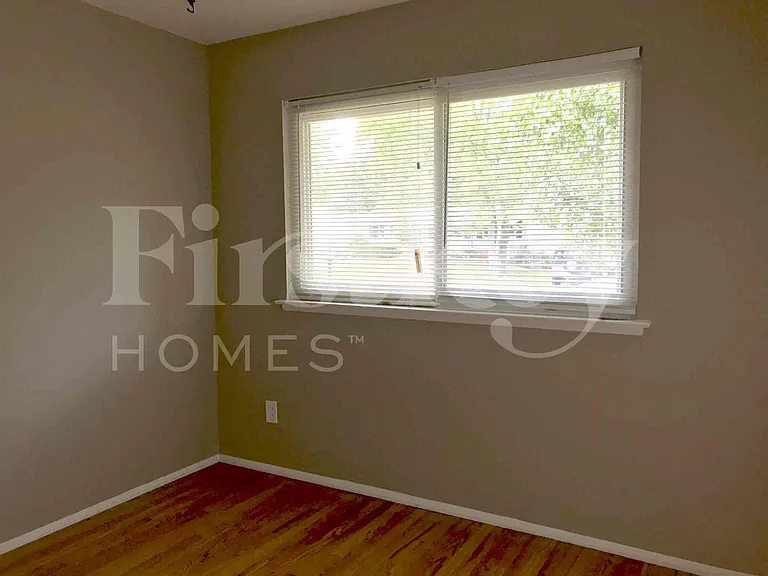 910 Claver Ln — Photo 10