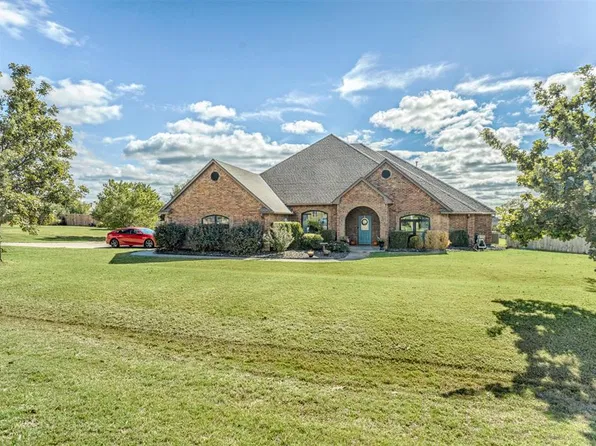 4658 Hillcrest Ln, Edmond, OK 73025