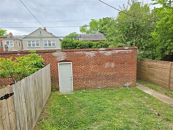 4th image of 2127 Maplewood Ave
