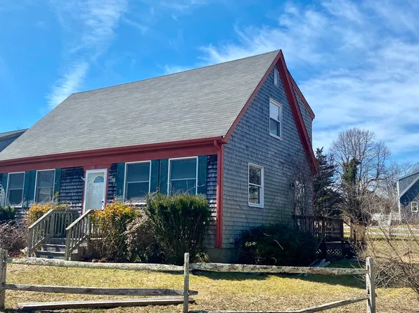 8 Franklin Street Ext, Oak Bluffs, MA 02557