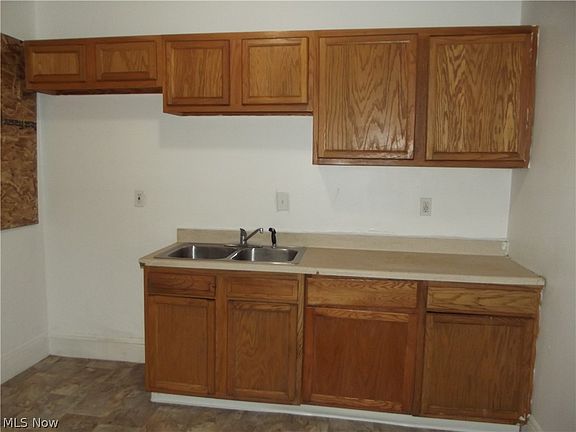 3rd image of 13807 Horner Ave