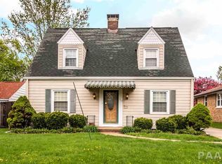 913 E Seneca Pl, Peoria, IL