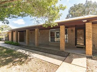 1235 County Road 390, Hallettsville, TX 77964