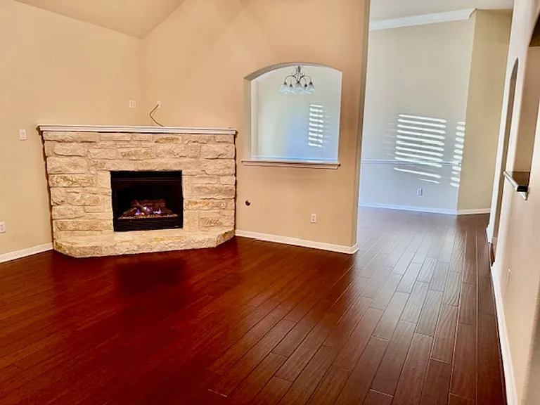 2209 Settlers Park Loop — Photo 5