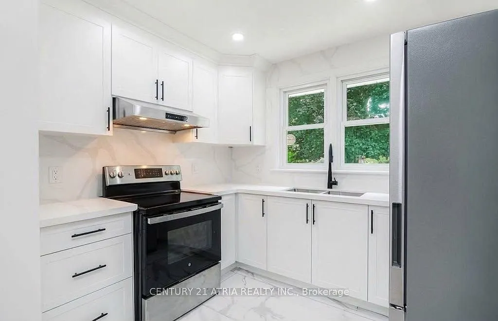 3 bed, $2,375 — Photo 1
