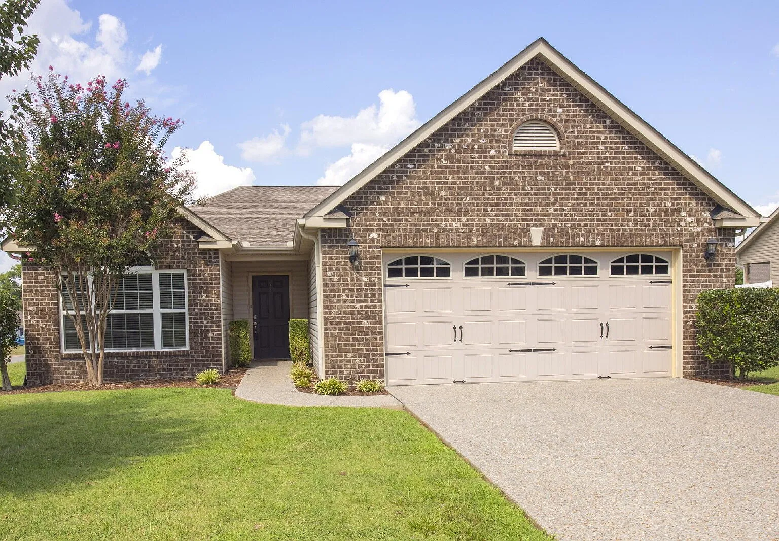 3 bed, 2.0 bath, 1568 sqft, $2,295 — Photo 1