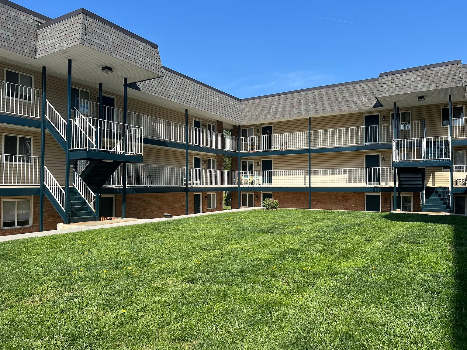 The Oak Grove Village Apartments — Photo 1