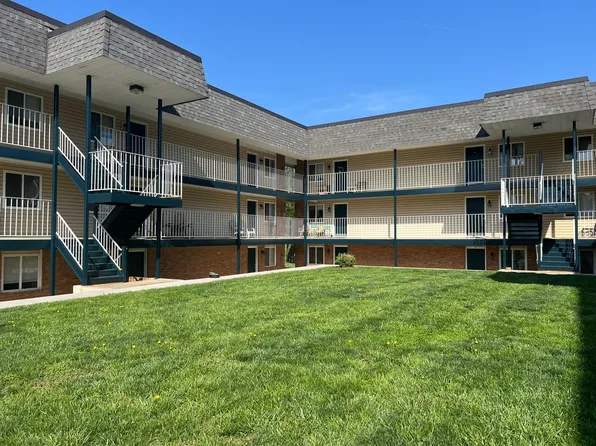 Oak Grove Village Apartments, 2119 Electric Rd #10, Roanoke, VA 24018