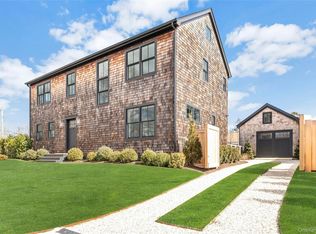 850 3rd St, New Suffolk, NY 11956