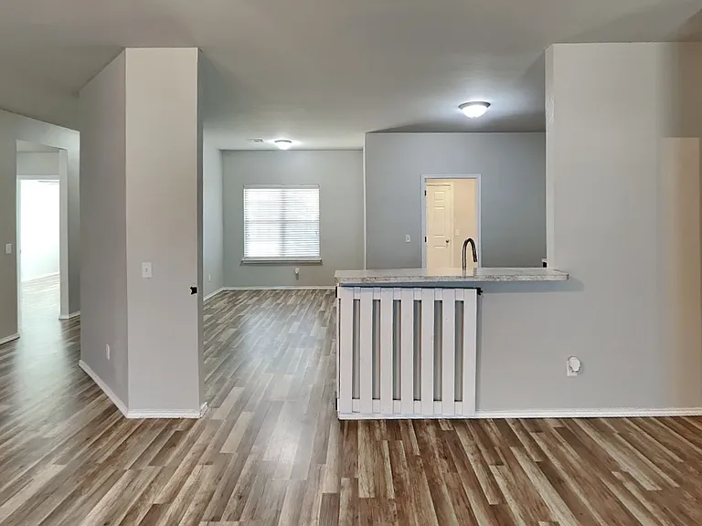 1901 W Autumn Way — Photo 6