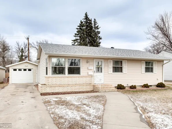 113 27th Ave N, Fargo, ND 58102