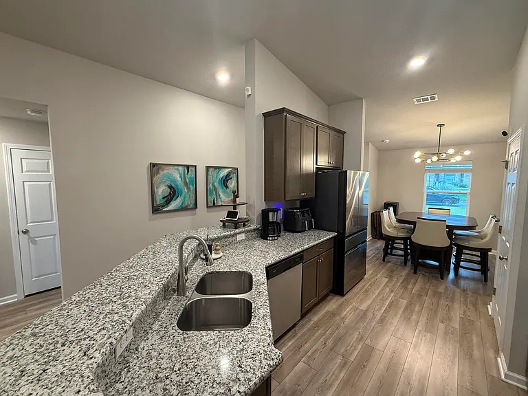 7005 Liberty St — Photo 11