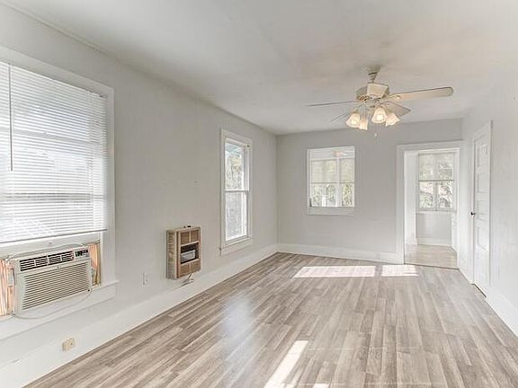 4th image of 613 Seaman Pl APT 3
