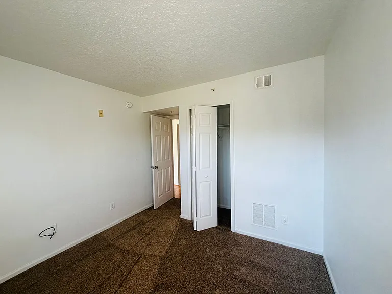 1114 S Pine Ridge Cir #D1 — Photo 6