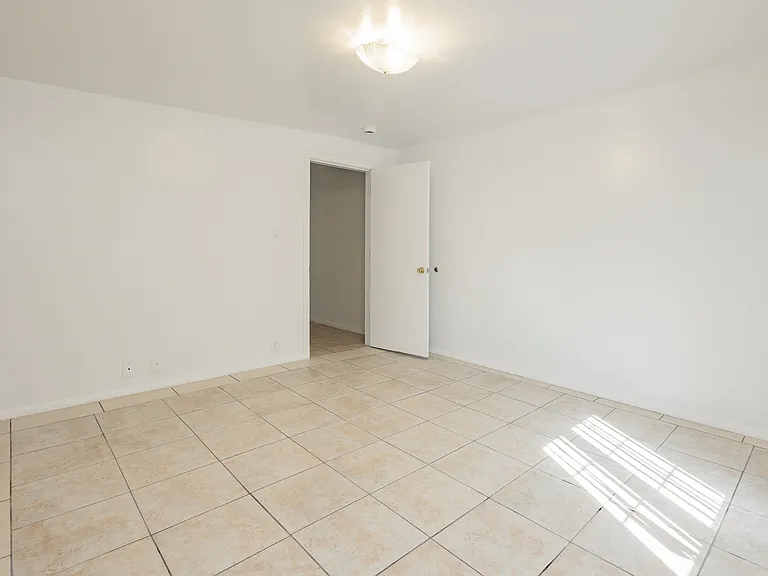 3969 Manford Cir — Photo 16