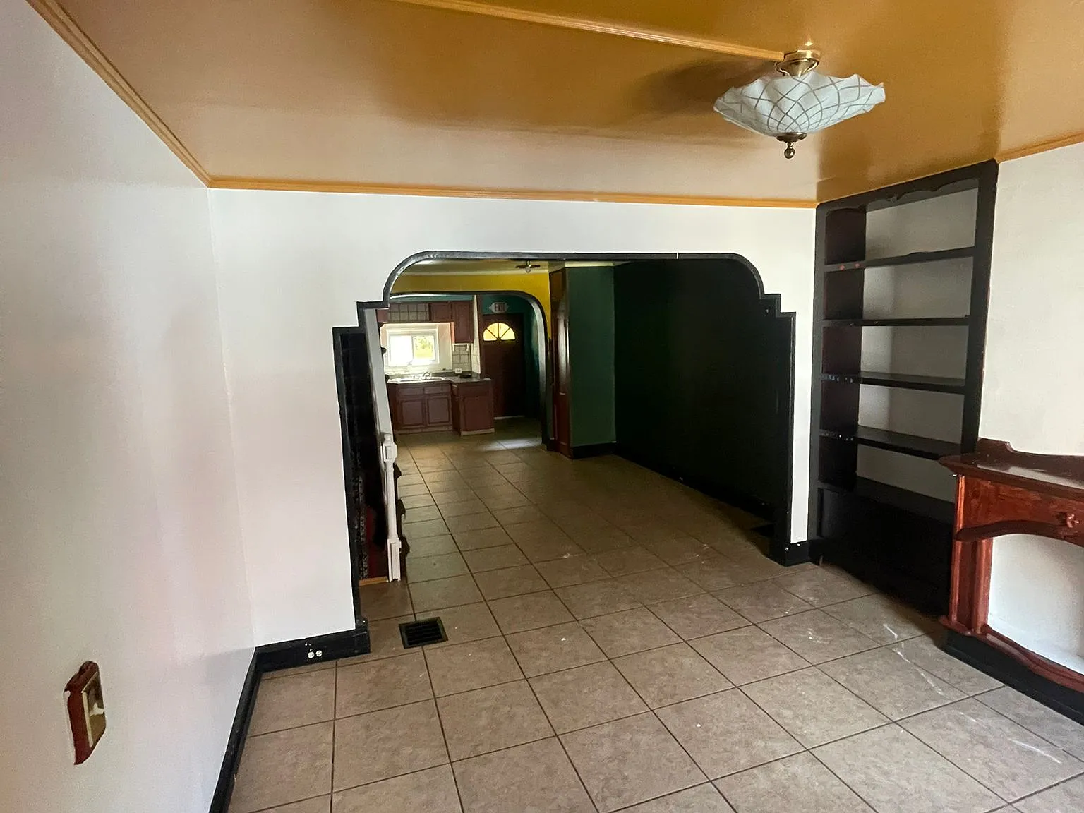 3 bed, 1.5 bath, 996 sqft, $1,150 — Photo 3