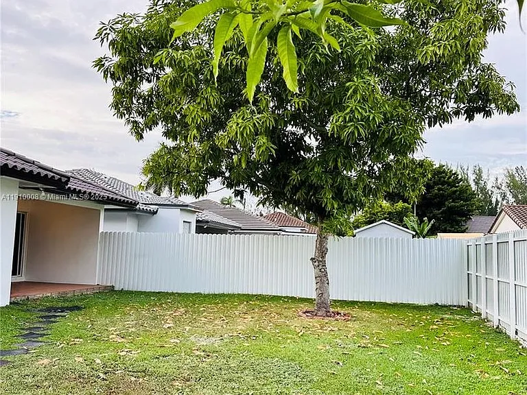 1101 NW 134th Pl — Photo 18