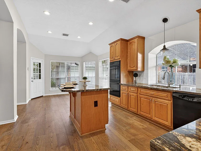 3614 Cedar Glen Ln — Photo 6