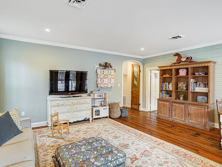 7153 Main St — Photo 20