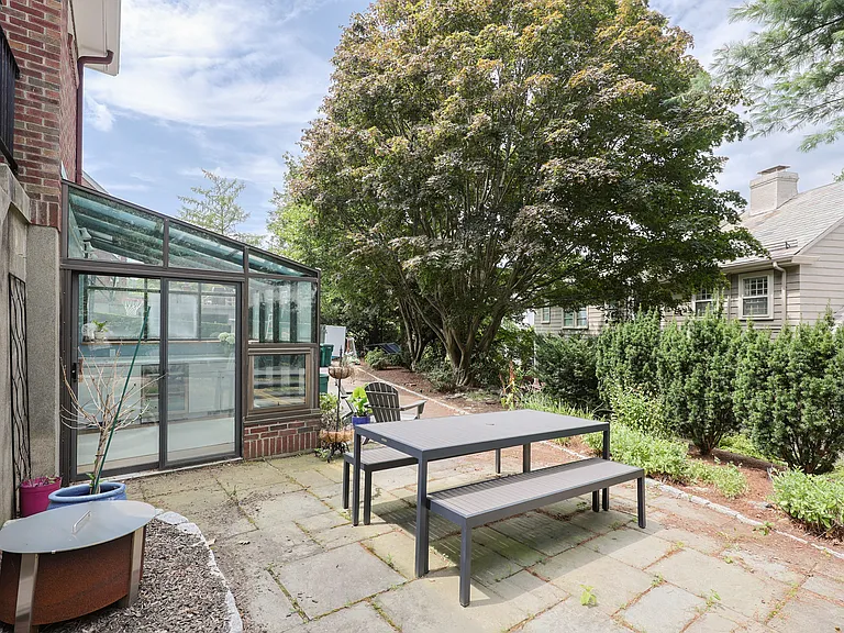 27 Chesterfield Rd — Photo 32