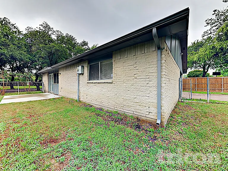 2725 Branch Oaks Dr — Photo 13
